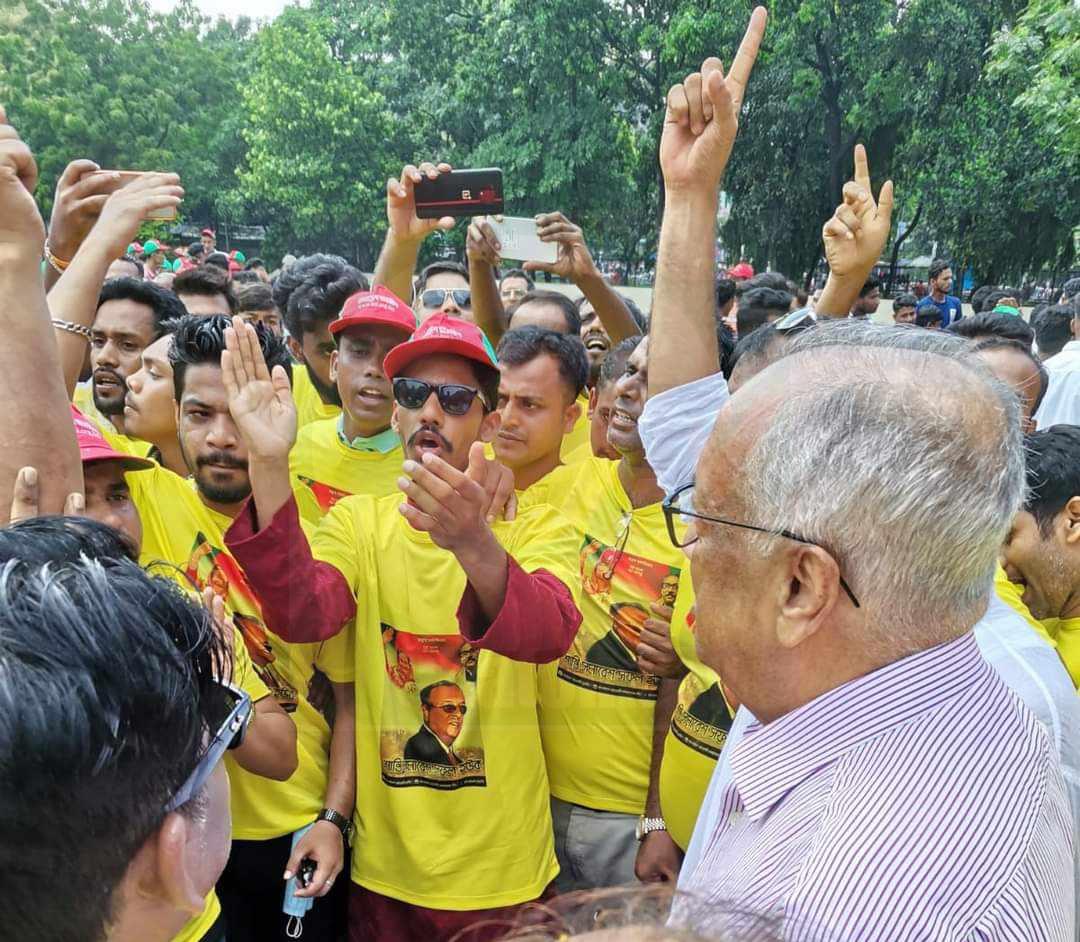 নরসিংদী থেকে কয়েক হাজার নেতাকর্মী নিয়ে শান্তি সমাবেশে এমপি হিরু