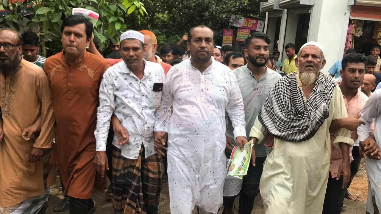 নরসিংদীর শিবপুরে সরকারের উন্নয়ন লিফলেট বিতরণ ও গণসংযোগ করেছেন ফজলে রাব্বী খান