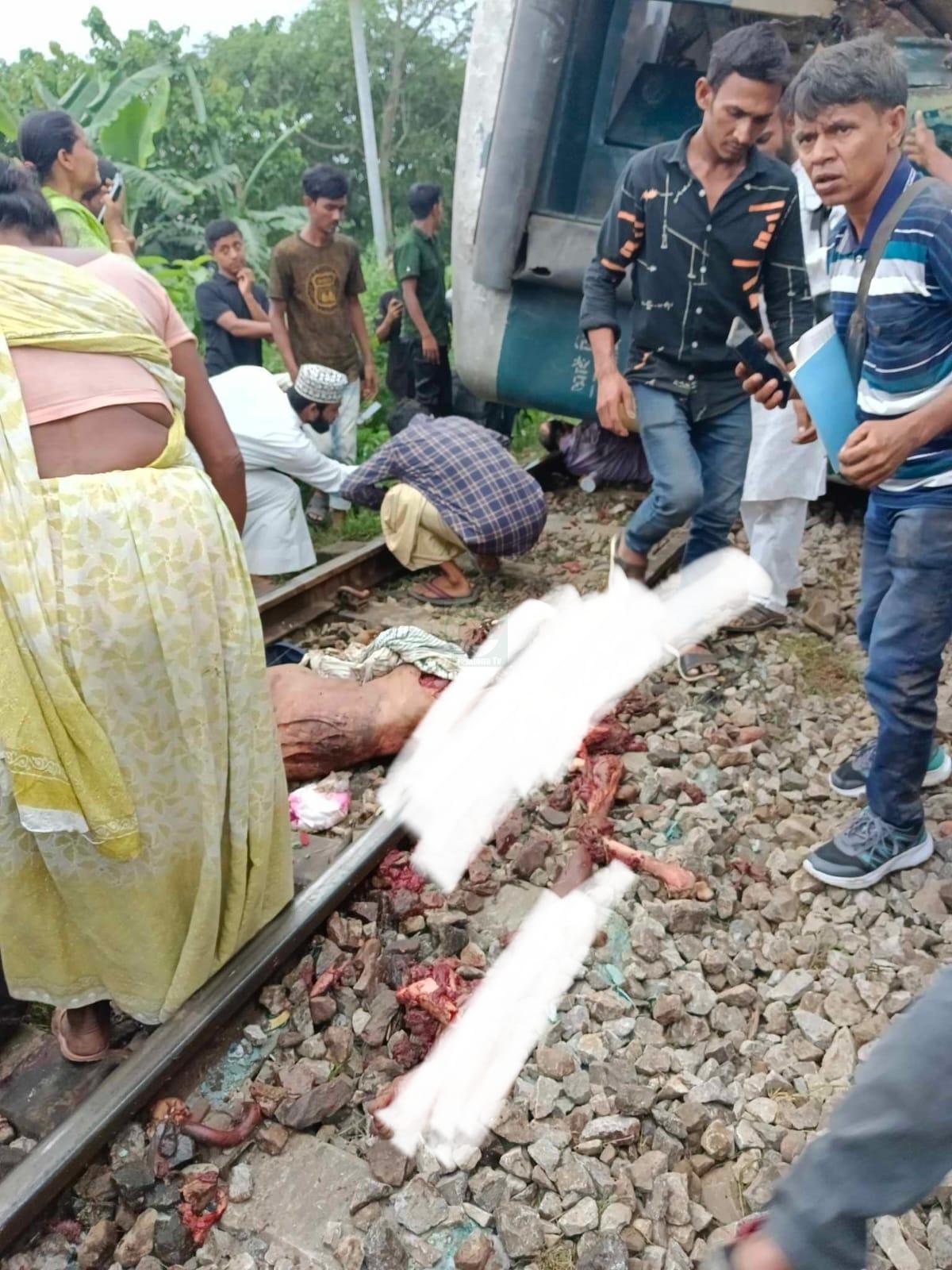 ট্রেন দুর্ঘটনায় বিচ্ছিন্ন হয়ে গেছে হাত-পা, কেউ কাতরাচ্ছেন মৃত্যু যন্ত্রণায়