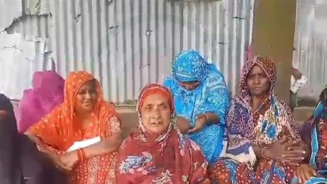 ওএমএস এর চাল বিক্রিতে অনিয়ম অনিয়মের বিষয়ে জানেন না ট্যাগ অফিসার ও খাদ্য নিয়ন্ত্রক কর্মকর্তা